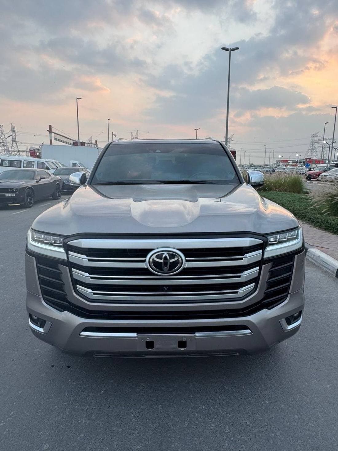 2022 Toyota Land Cruiser VXR thumbnail 6