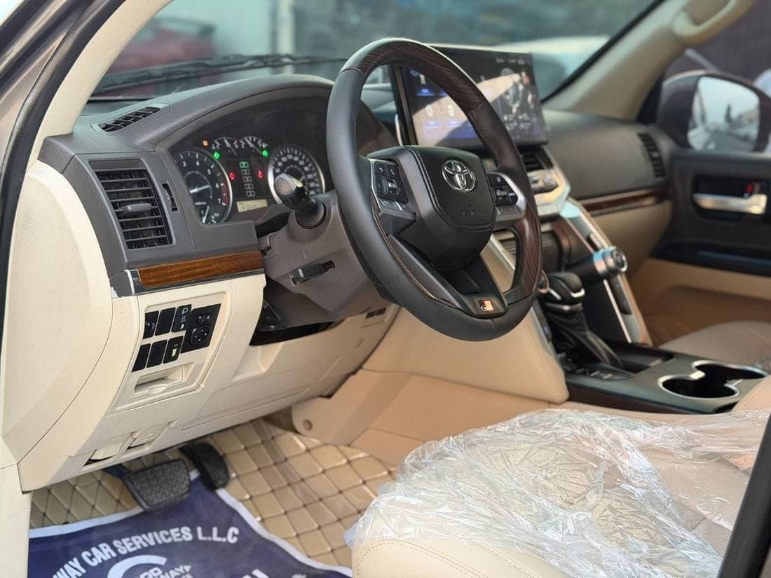 2019 Toyota Land Cruiser VXR thumbnail 7