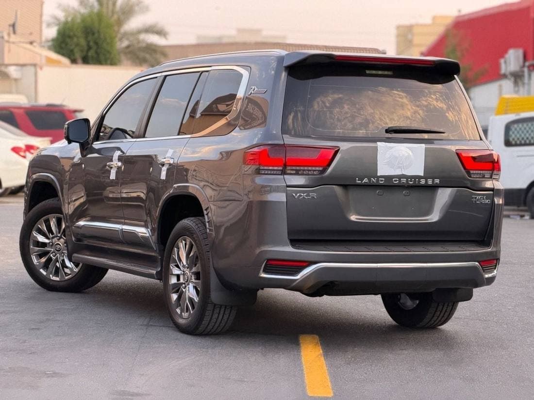 2019 Toyota Land Cruiser VXR thumbnail 2