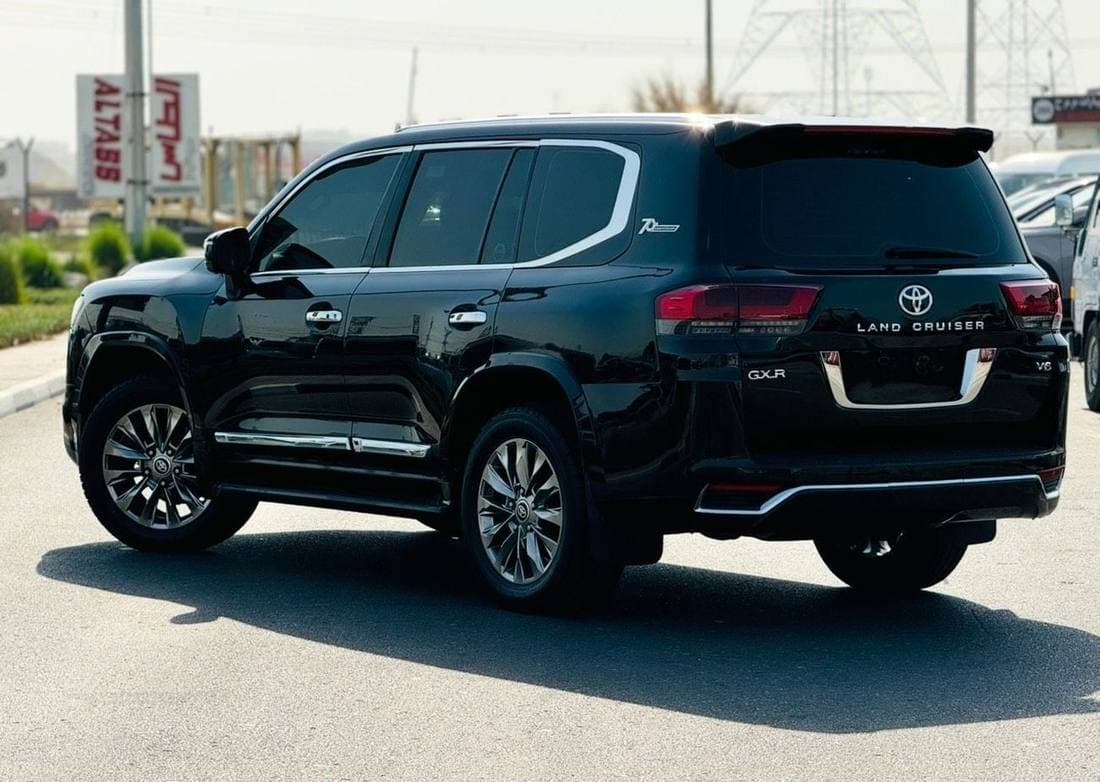 2019 Toyota Land Cruiser GXR thumbnail 2
