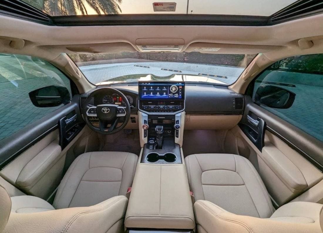 2019 Toyota Land Cruiser GXR thumbnail 5