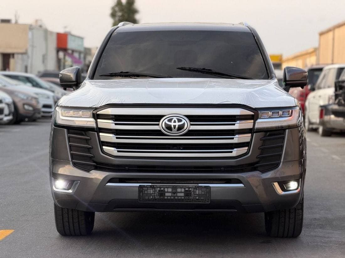 2019 Toyota Land Cruiser VXR thumbnail 5