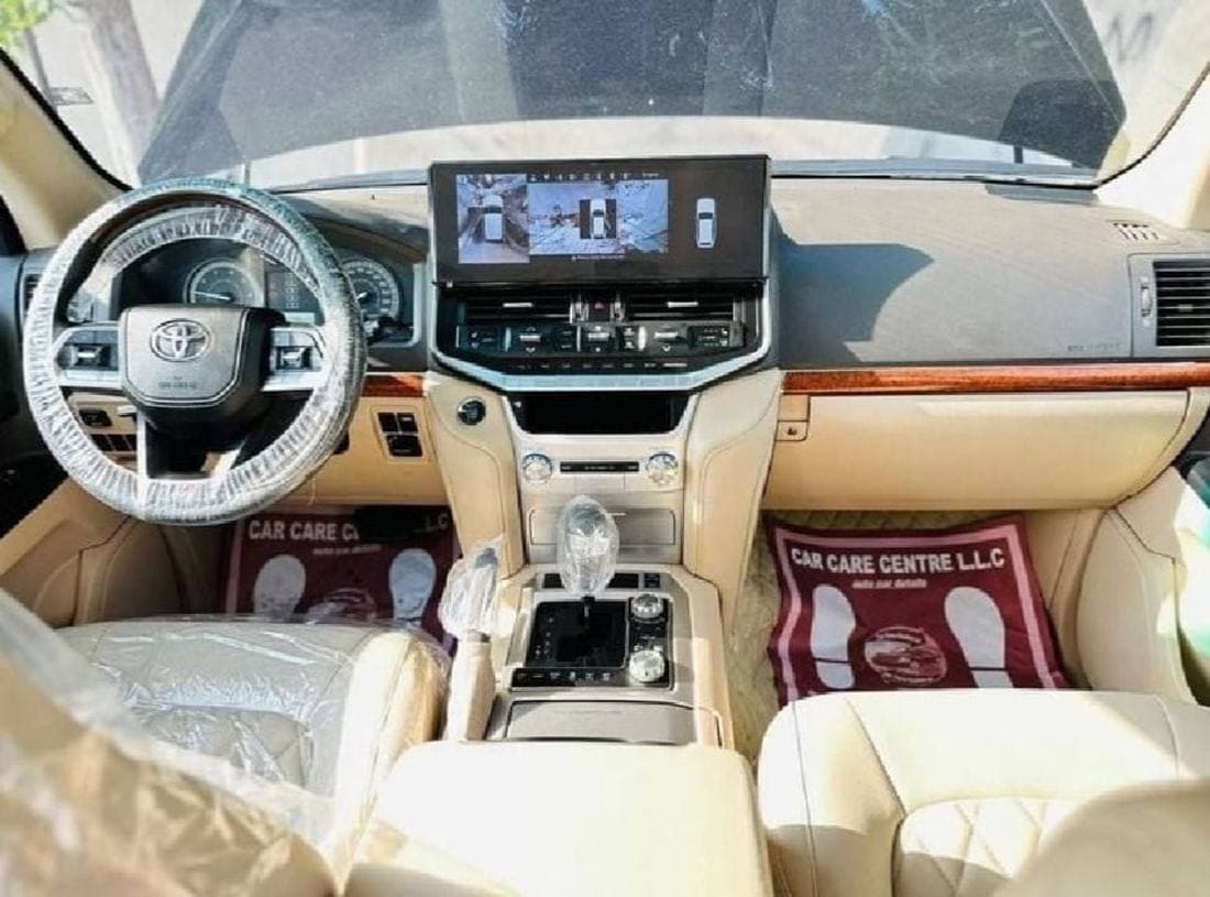 2015 Toyota Land Cruiser GXR thumbnail 6
