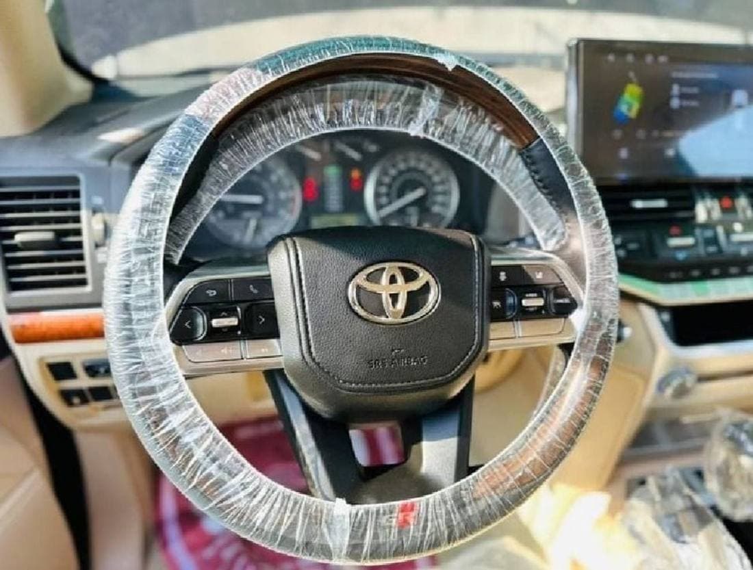 2015 Toyota Land Cruiser GXR thumbnail 5
