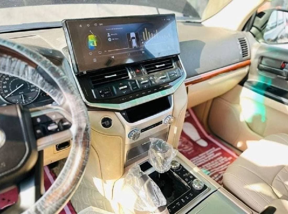 2015 Toyota Land Cruiser GXR thumbnail 4