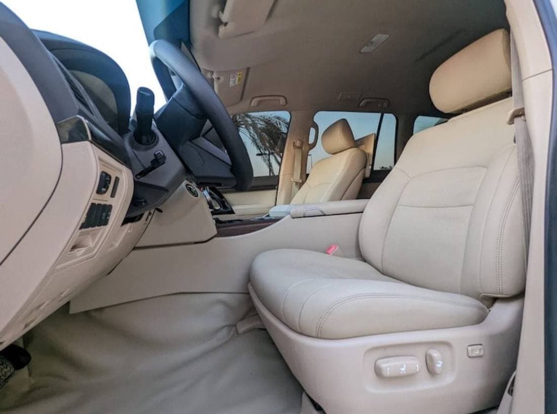 2019 Toyota Land Cruiser GXR thumbnail 6