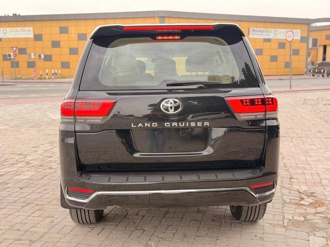 2017 Toyota Land Cruiser GXR thumbnail 5