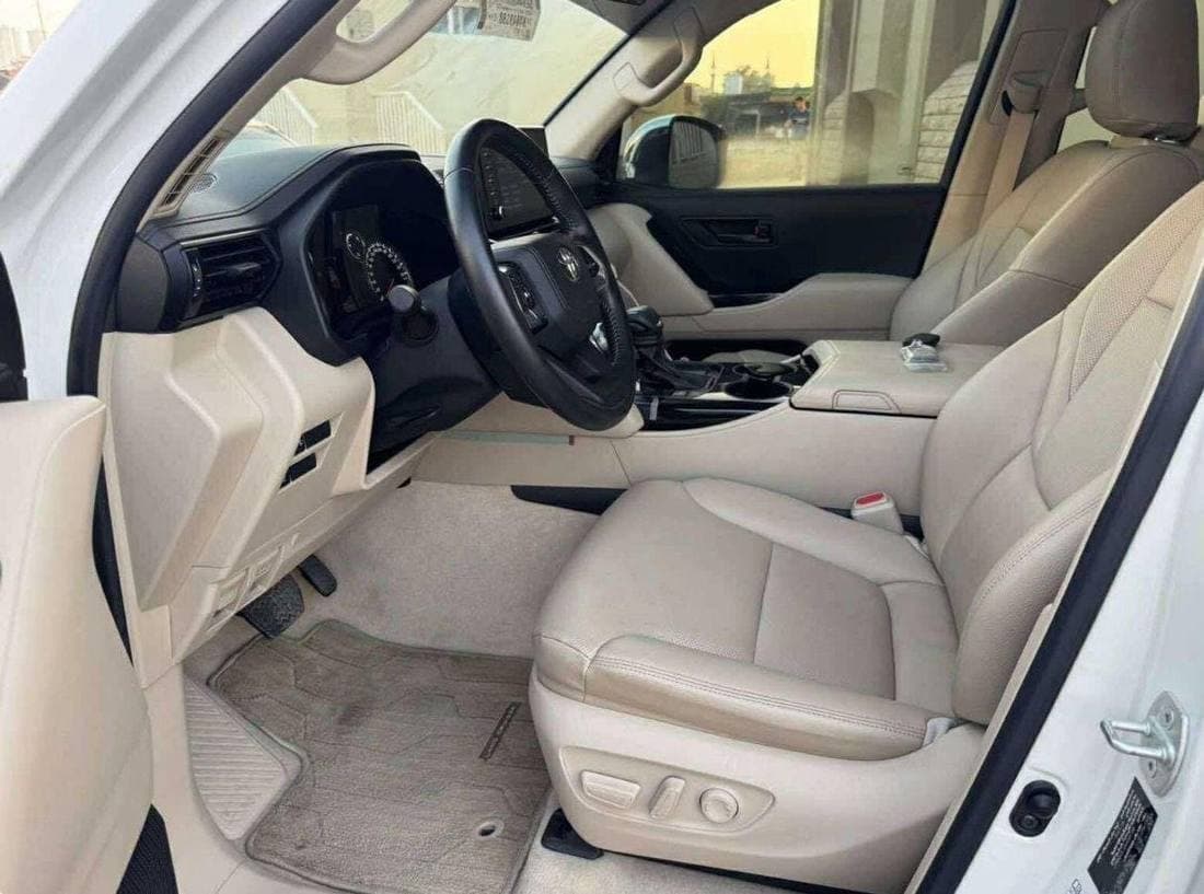 2023 Toyota Land Cruiser GXR thumbnail 5