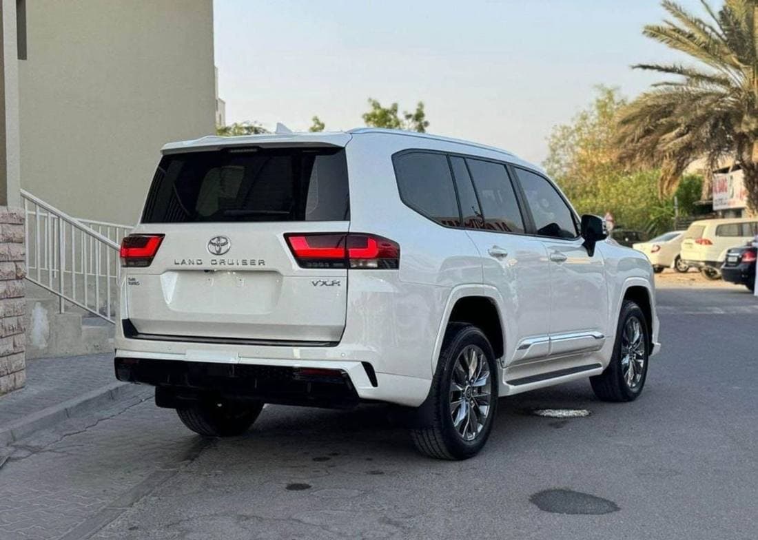 2023 Toyota Land Cruiser GXR thumbnail 3