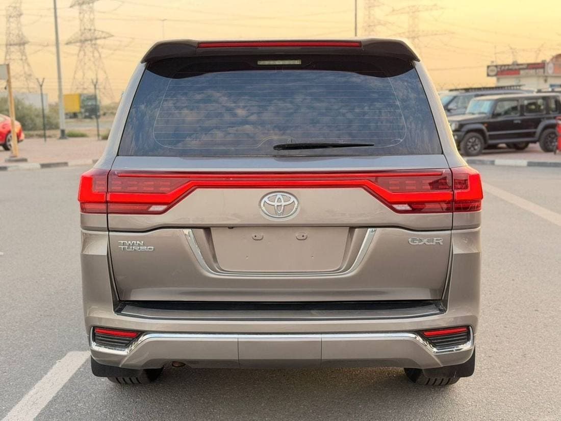 2016 Toyota Land Cruiser GXR thumbnail 6