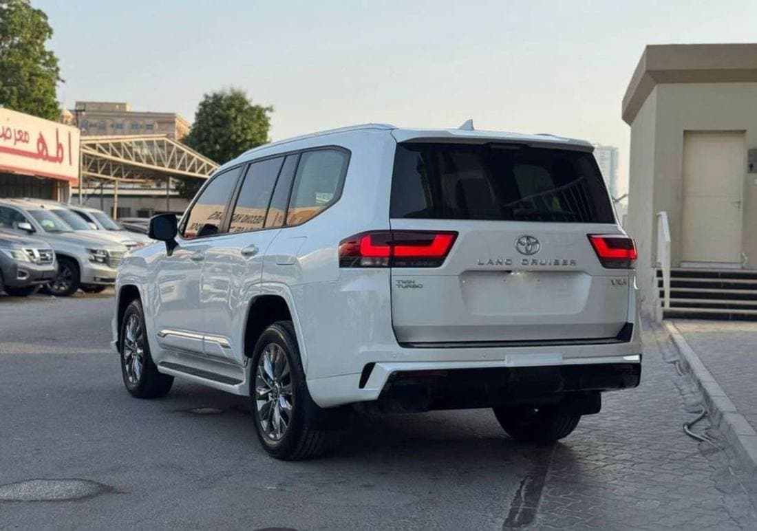 2023 Toyota Land Cruiser GXR thumbnail 4