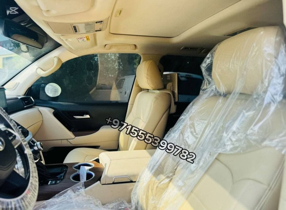 2016 Toyota Land Cruiser GXR thumbnail 8