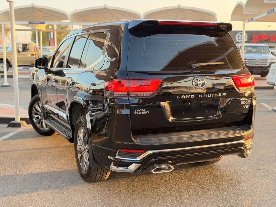 2016 Toyota Land Cruiser GXR thumbnail 3
