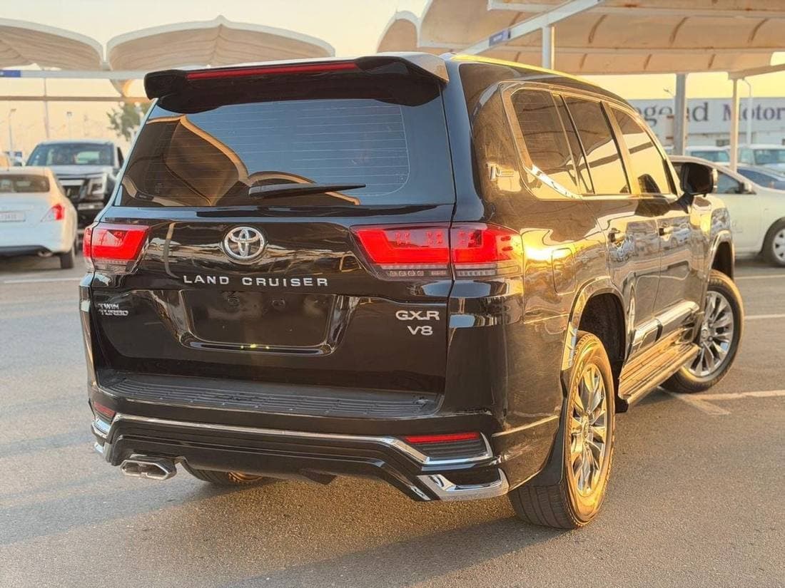 2016 Toyota Land Cruiser GXR thumbnail 4