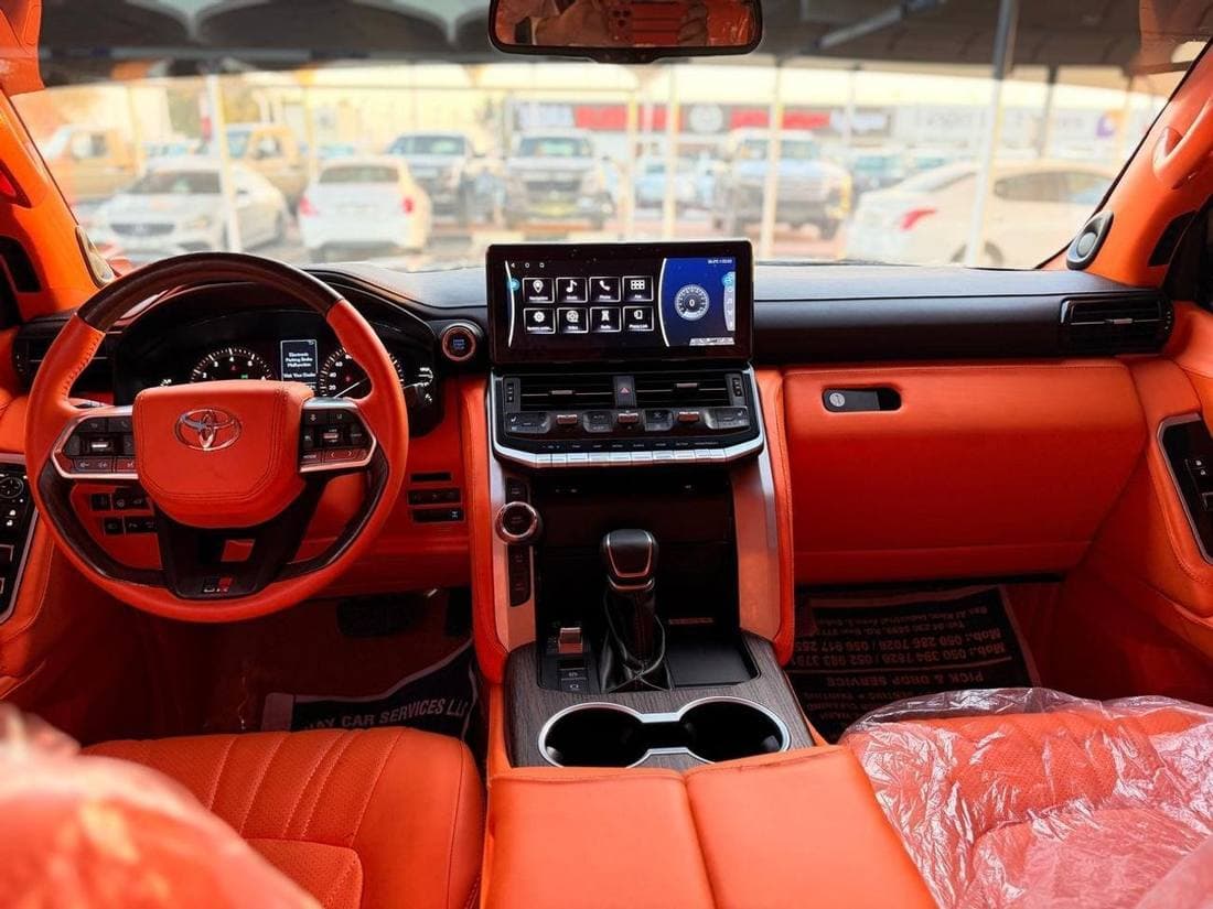 2016 Toyota Land Cruiser GXR thumbnail 5