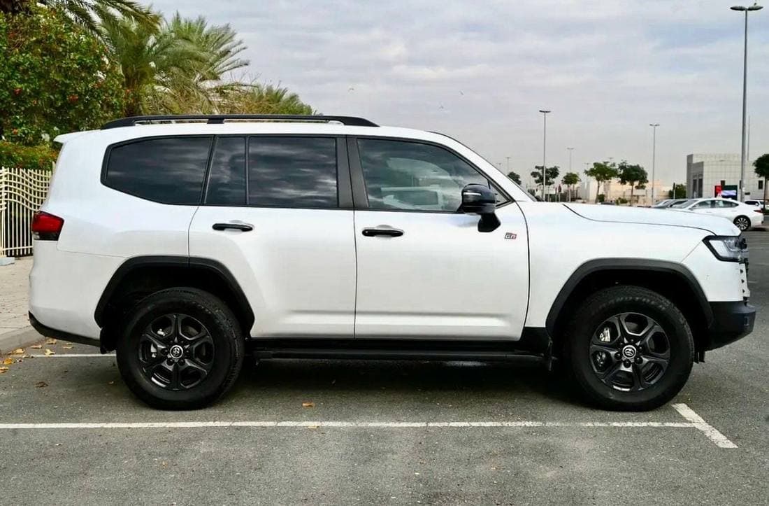 2022 Toyota Land Cruiser GR SPORT thumbnail 5