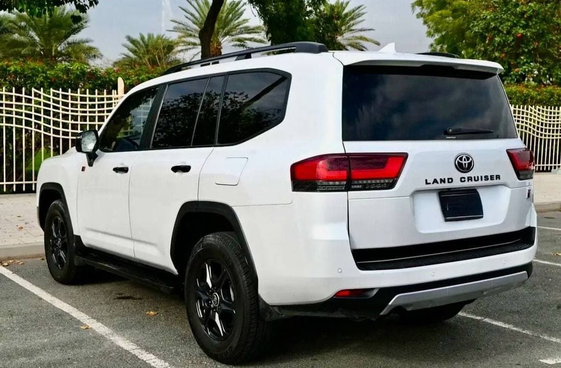 2022 Toyota Land Cruiser GR SPORT thumbnail 7