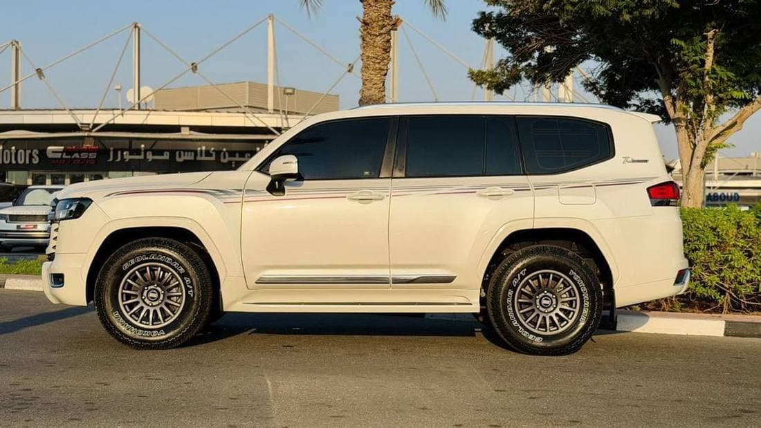 2022 Toyota Land Cruiser GXR thumbnail 7