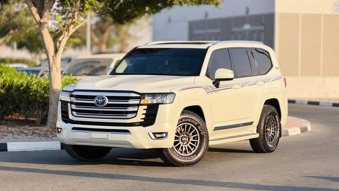 2022 Toyota Land Cruiser GXR thumbnail 3