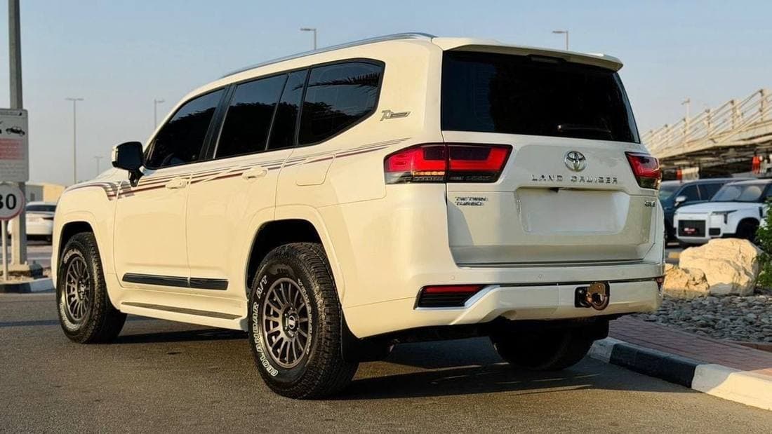 2022 Toyota Land Cruiser GXR thumbnail 5
