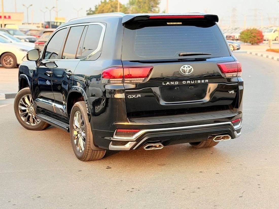 2020 Toyota Land Cruiser GXR thumbnail 8