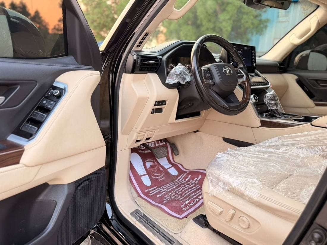 2023 Toyota Land Cruiser GXR thumbnail 8