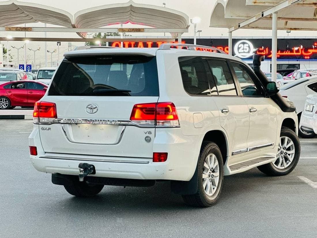 2020 Toyota Land Cruiser GXR thumbnail 4