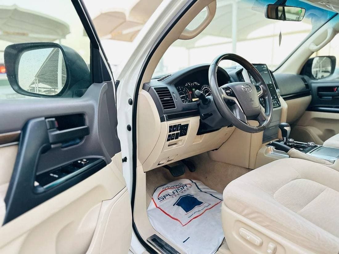 2020 Toyota Land Cruiser GXR thumbnail 7
