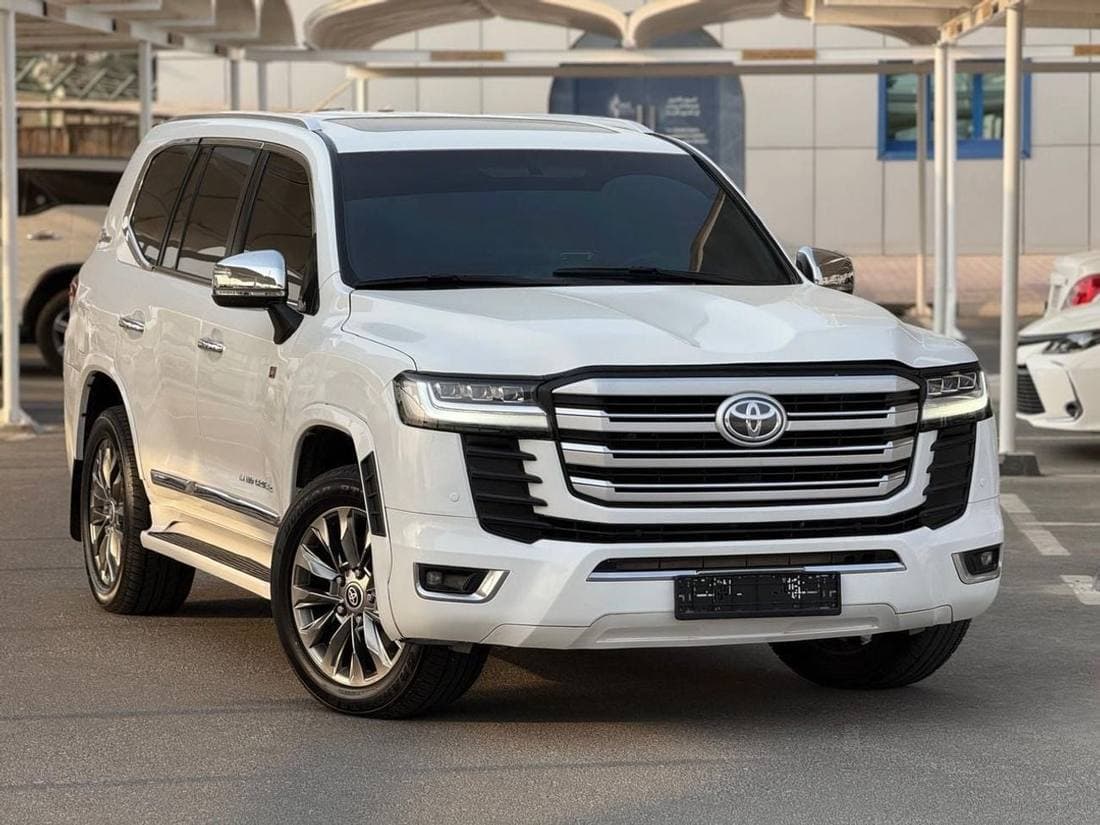 2017 Toyota Land Cruiser GXR thumbnail 2
