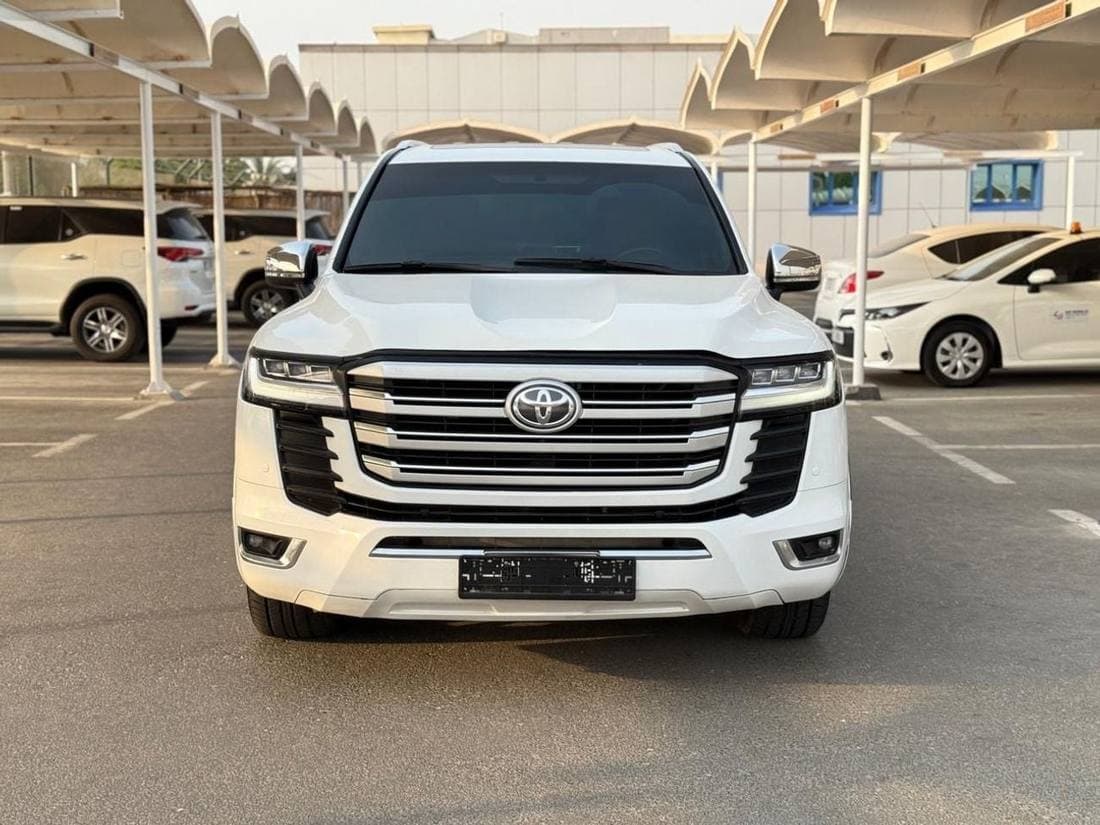 2017 Toyota Land Cruiser GXR thumbnail 6