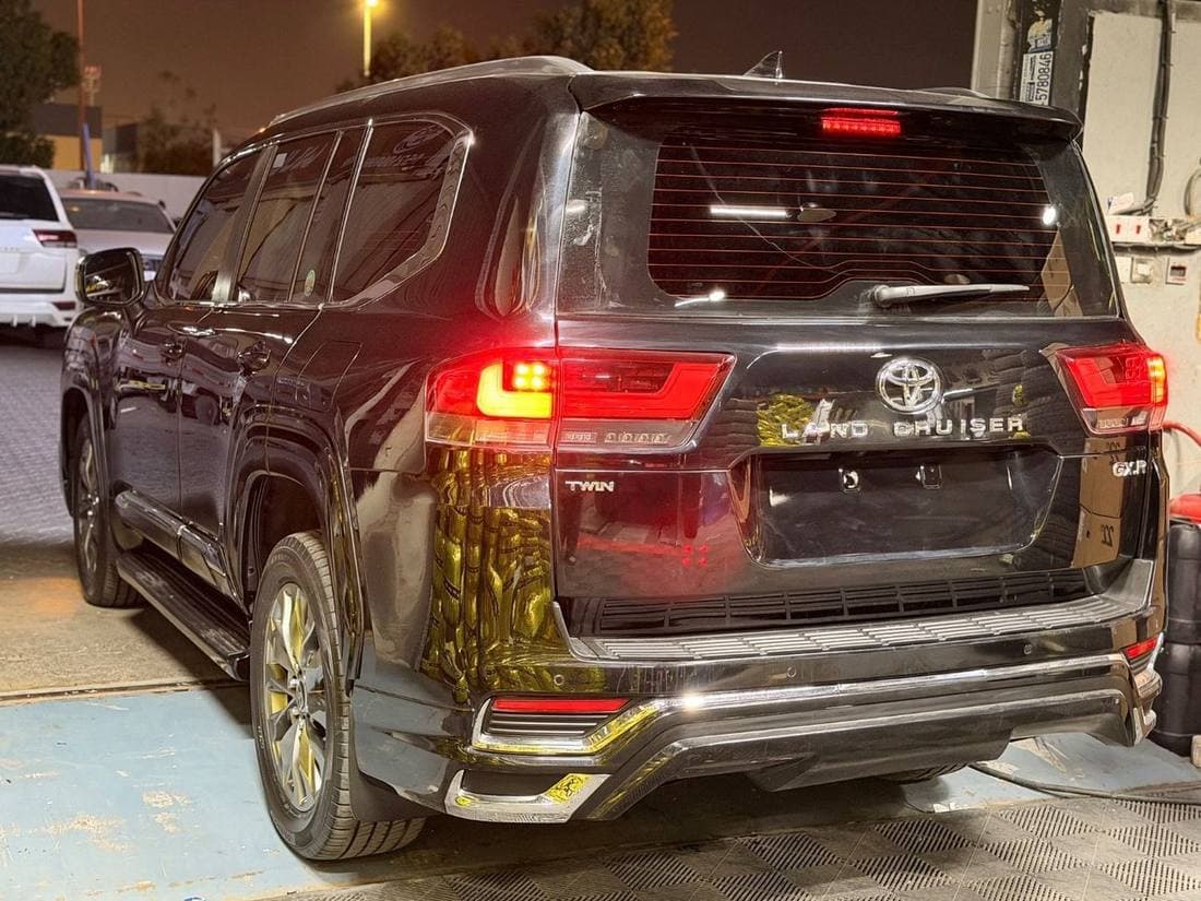 2022 Toyota Land Cruiser GXR thumbnail 3
