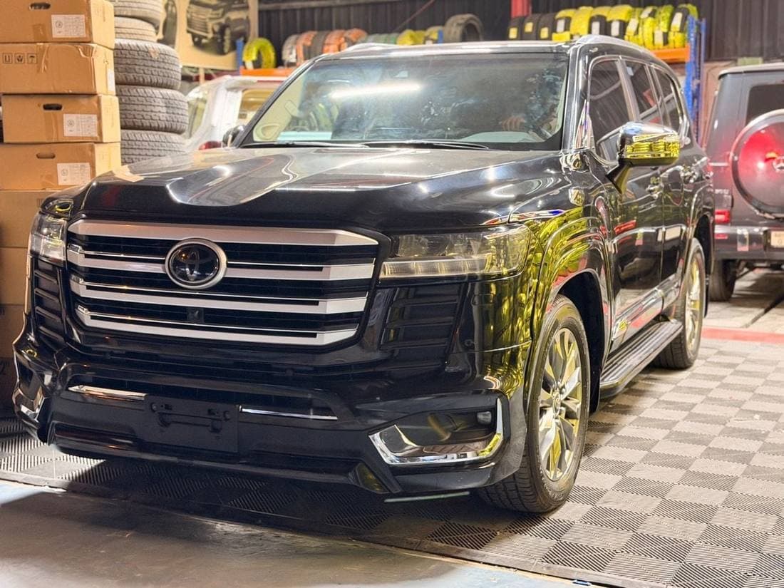 2022 Toyota Land Cruiser GXR thumbnail 2