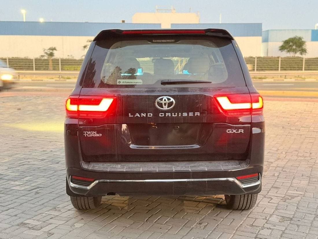 2018 Toyota Land Cruiser GXR thumbnail 6