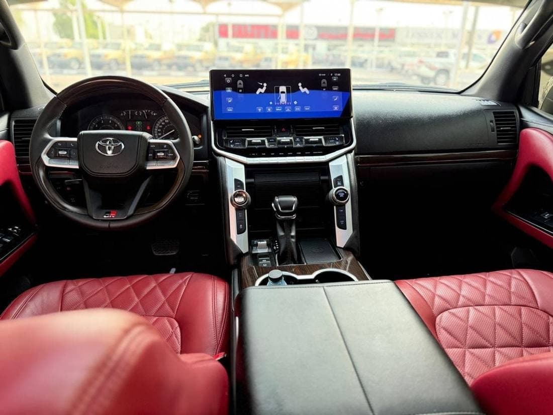 2017 Toyota Land Cruiser GXR thumbnail 7