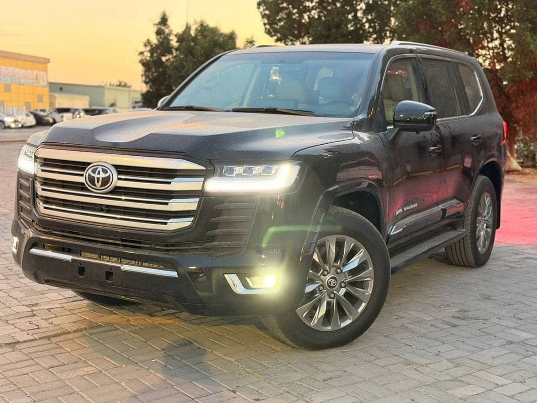 2018 Toyota Land Cruiser GXR thumbnail 2