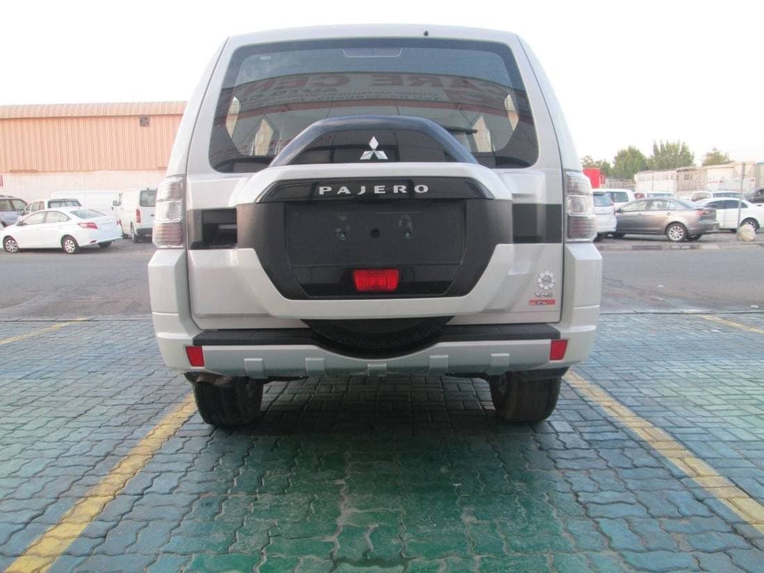 2016 Mitsubishi Pajero GLS MIDLINE thumbnail 8