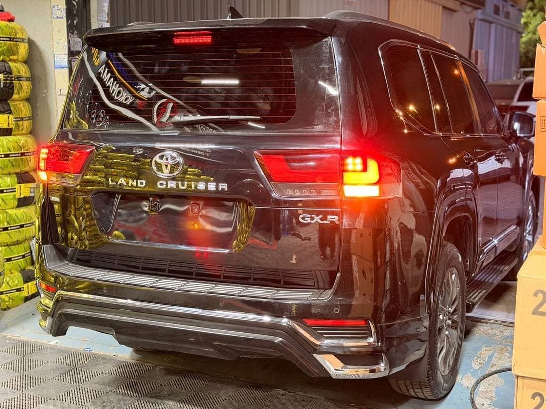 2022 Toyota Land Cruiser GXR thumbnail 4