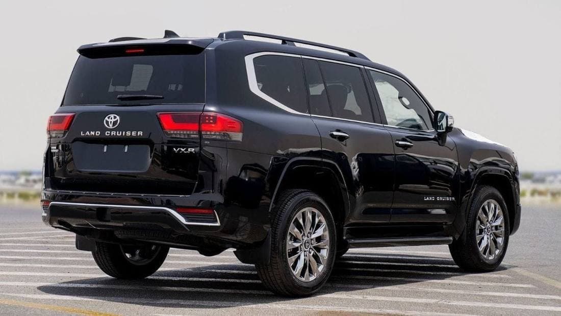 2025 Toyota Land Cruiser VXR thumbnail 4