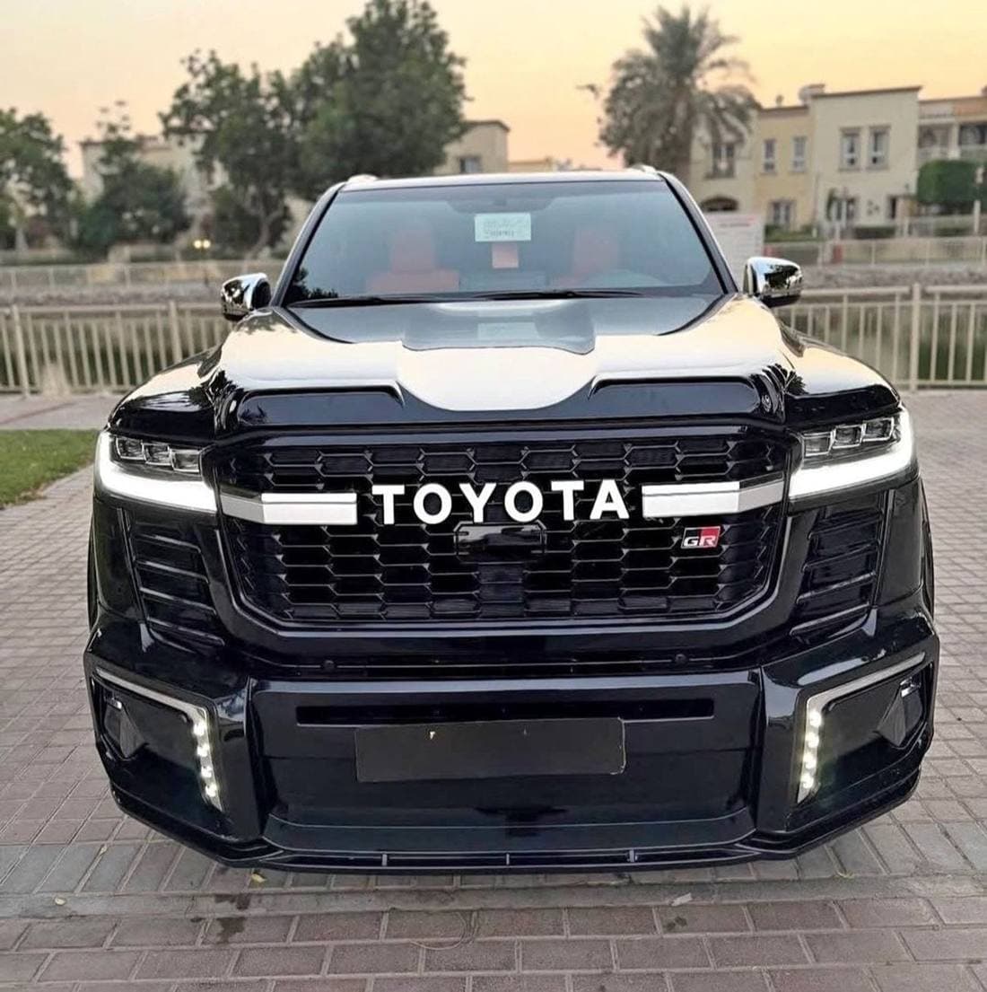 2025 Toyota Land Cruiser VXR
