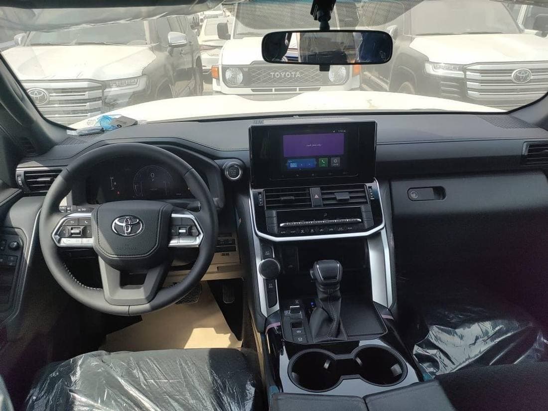 2025 Toyota Land Cruiser GXR thumbnail 6