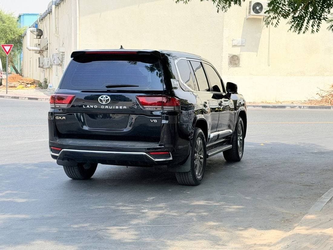 2016 Toyota Land Cruiser thumbnail 6