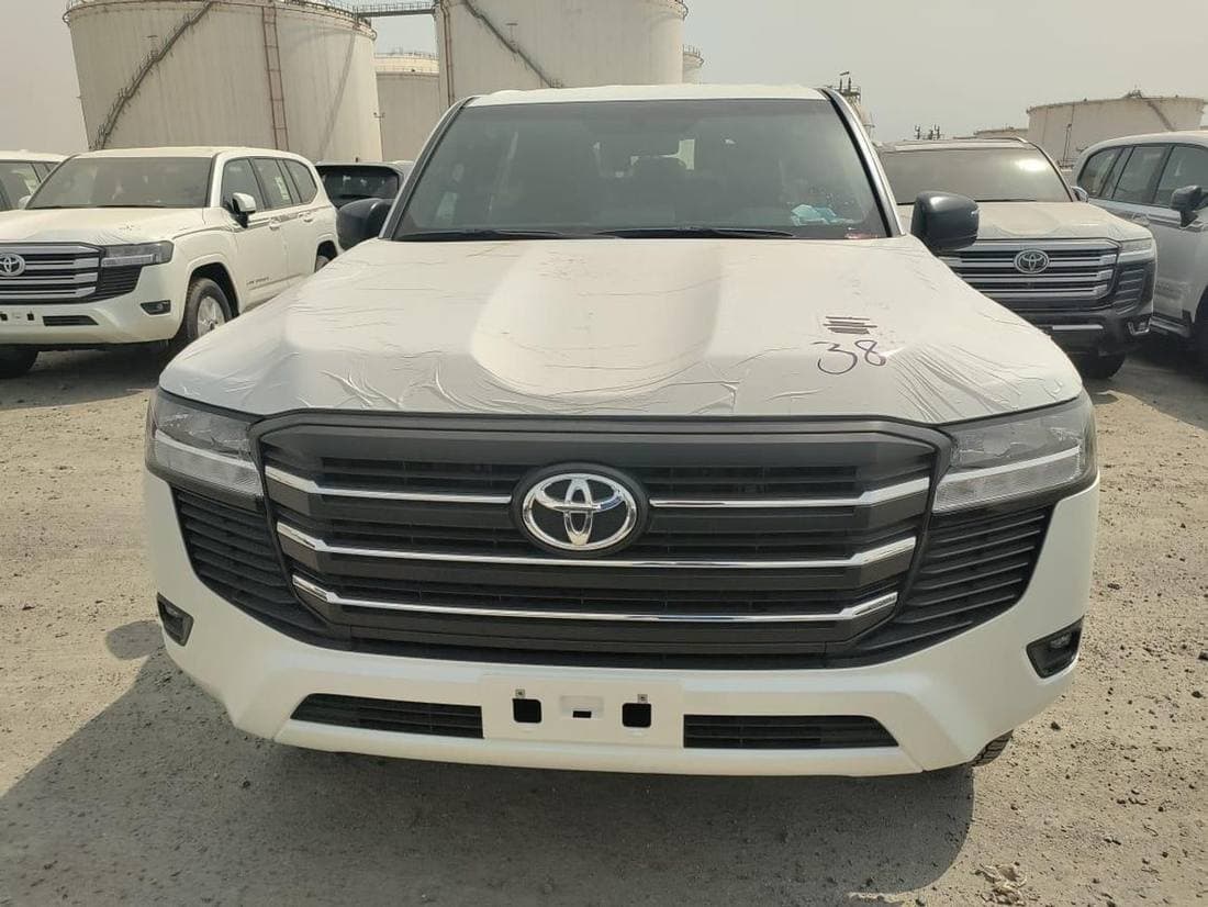 2025 Toyota Land Cruiser GXR thumbnail 3