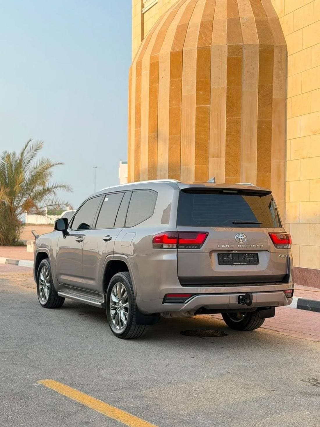 2022 Toyota Land Cruiser GXR thumbnail 4