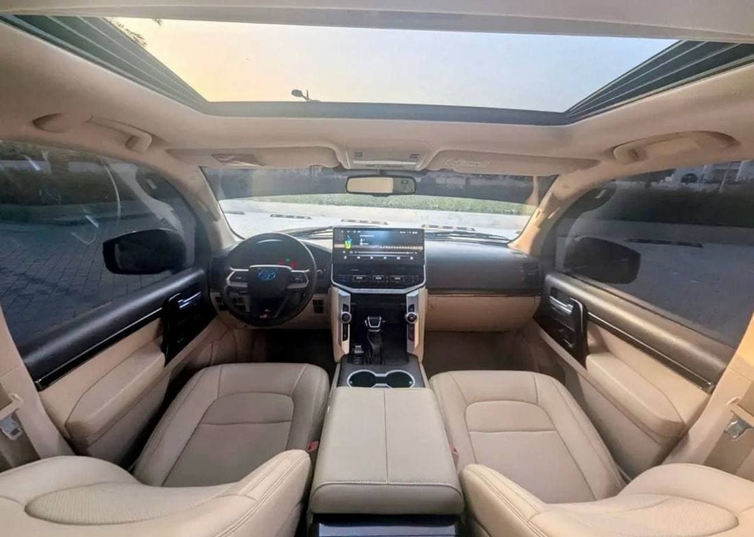 2013 Toyota Land Cruiser VXR thumbnail 7
