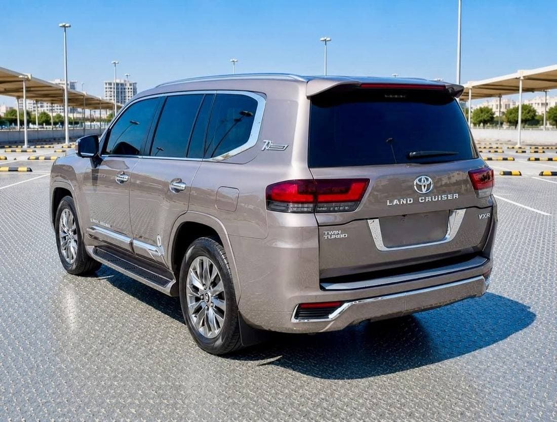 2013 Toyota Land Cruiser VXR thumbnail 5