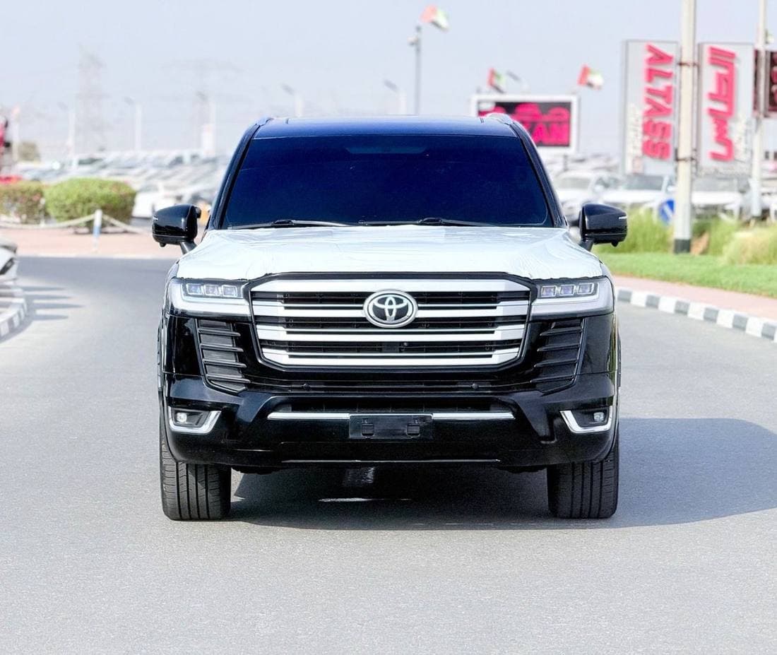 2018 Toyota Land Cruiser GXR thumbnail 2