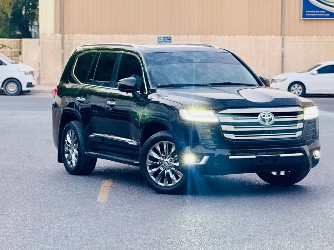2012 Toyota Land Cruiser GXR thumbnail 2