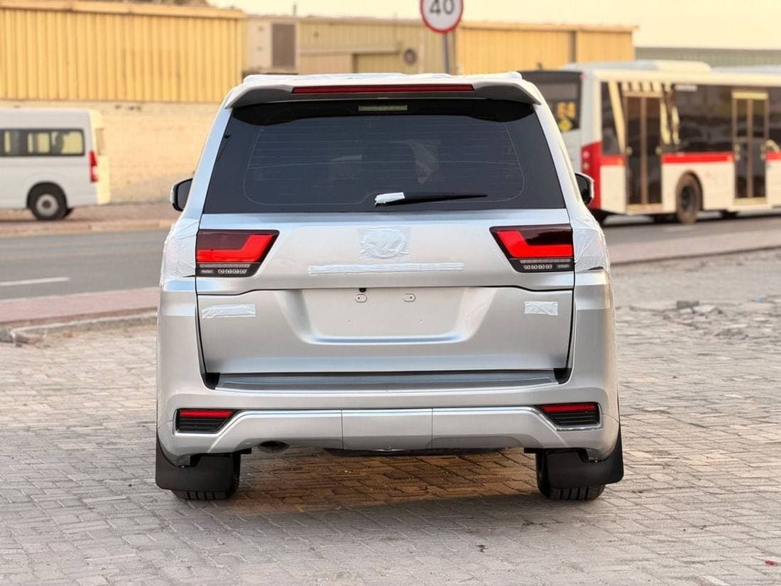 2018 Toyota Land Cruiser GXR thumbnail 8