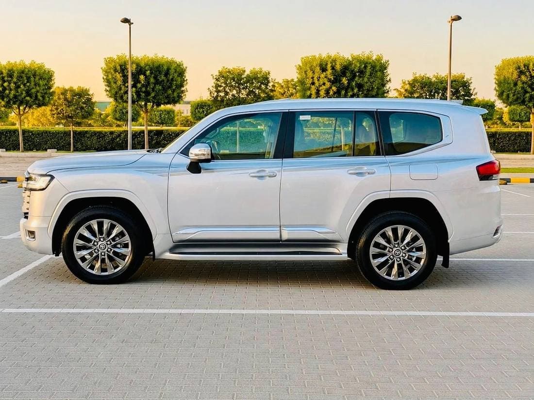 2024 Toyota Land Cruiser VX thumbnail 2