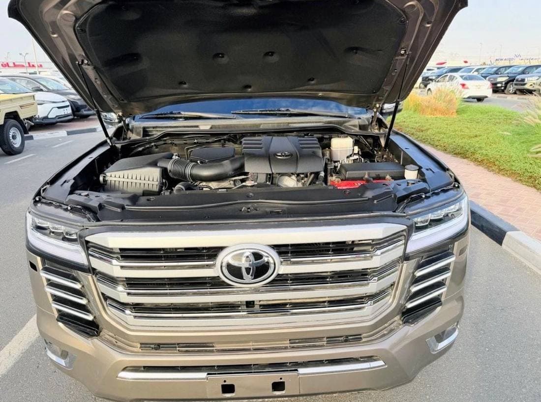2021 Toyota Land Cruiser GXR thumbnail 8